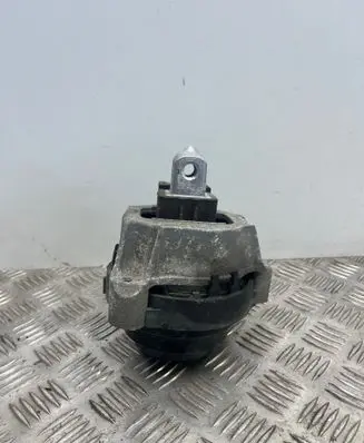 BMW 5 G30 G31 G38 Engine mount bracket 6860492