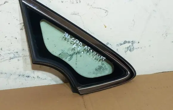 KIA Pro Cee'd II Front triangle window/glass