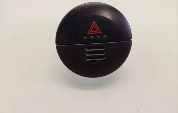Nissan X-Trail T30 Hazard light switch 06016