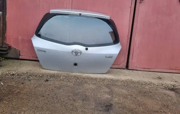 Toyota Yaris Tailgate/trunk/boot lid
