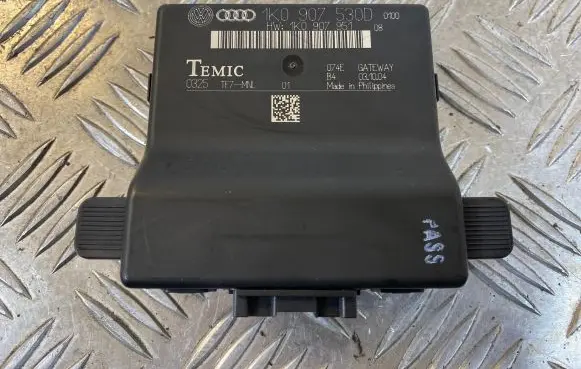 Audi A3 S3 8P Gateway control module 1K0907530D 1K0907951