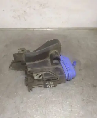 Audi A4 S4 B5 8D Rear door lock 8D0839015A