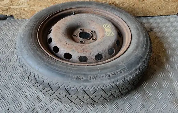 Land Rover Discovery 3 - LR3 R19 spare wheel 17580R19 030802
