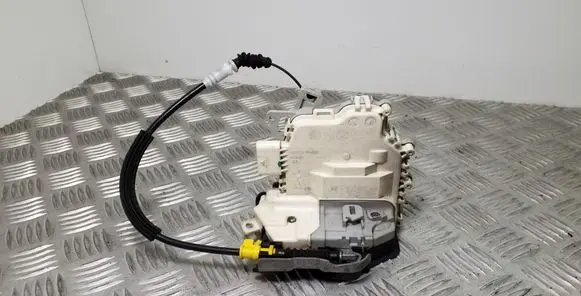 Audi A5 Sportback 8TA Front door lock 8J2837015