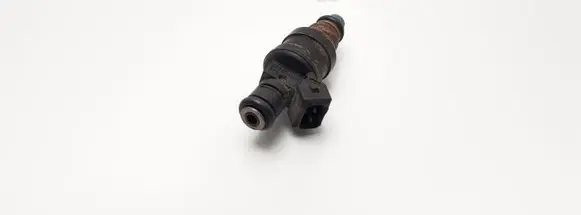 Audi A4 S4 B5 8D Fuel injector 058133551