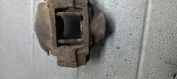 Opel Vectra B Rear brake caliper