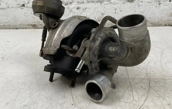 Toyota Avensis T270 Turbo 172010R060 1009100145 M333