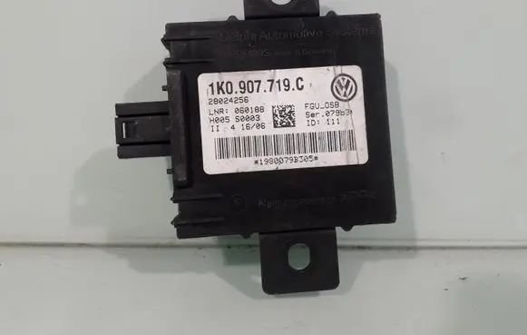Audi A3 S3 8P Alarm control unit/module 1K0907719C