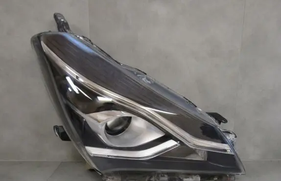 Toyota Yaris Headlight/headlamp
