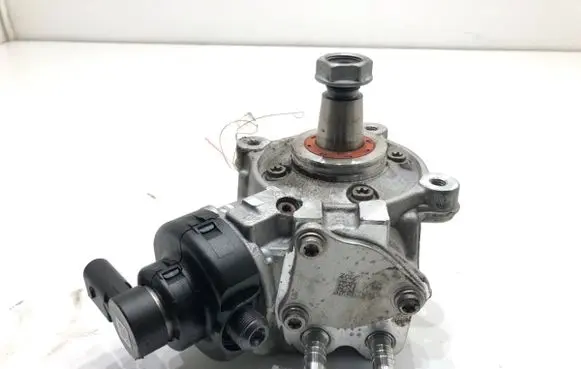 Skoda Superb B8 (3V) Fuel injection high pressure pump 