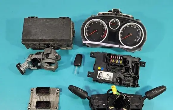 Opel Corsa D Engine control unit/module ECU 0261208940 IMPRK1549441