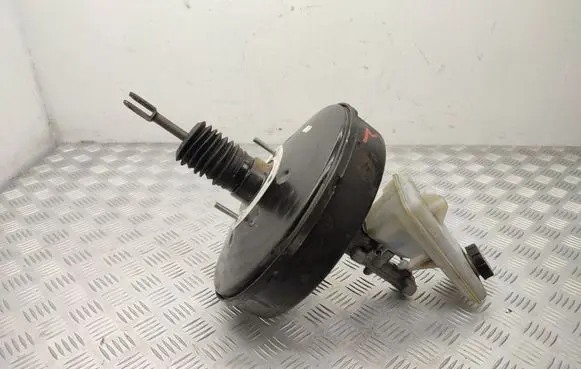 Opel Vivaro Brake booster 8200837097