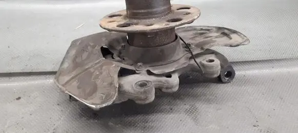 Mercedes-Benz C W203 Front wheel hub spindle knuckle 20901