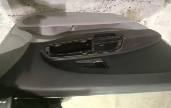 KIA Ceed Front door card panel trim