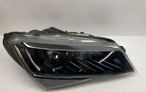 Skoda Superb B5 (3U) Headlight/headlamp 3V1941018A