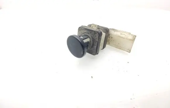 Peugeot 508 Tailgate opening switch 
