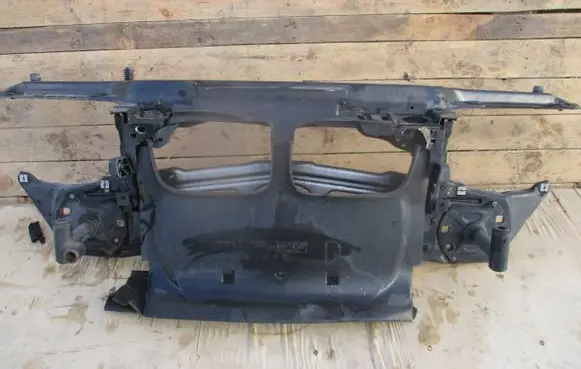 BMW 3 E46 Radiator support slam panel 8211467