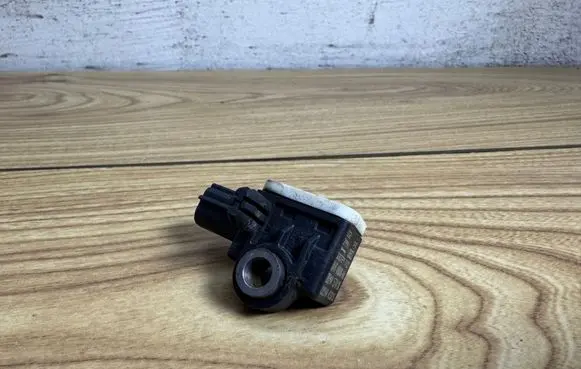 Ford S-MAX Airbag deployment crash/impact sensor 8V4T14B006AA 8V4T14B006 100729303