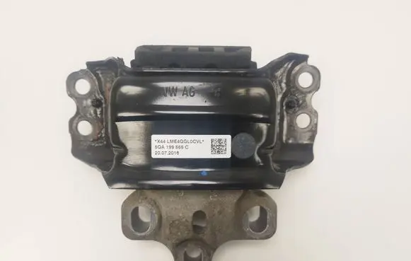 Engine mount bracket