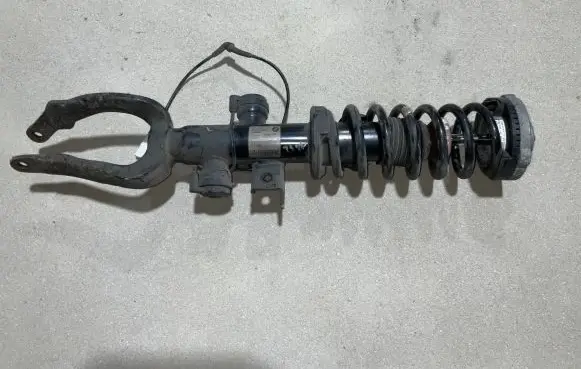 BMW 5 F10 F11 Front shock absorber with coil spring 6796857
