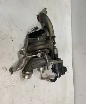 BMW 5 G30 G31 Turbo 7637563 17120700120 4947702408