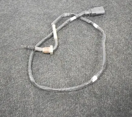 Volkswagen PASSAT B8 Oil temperature sensor 04L906088BD