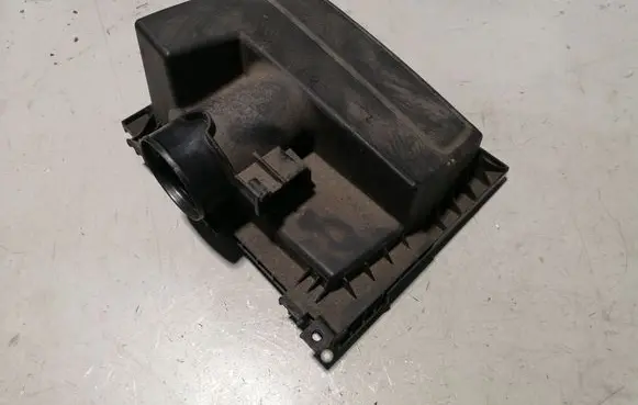 Ford Fusion II Air filter box cover DS739643AB DS739C662BE DS739600BE