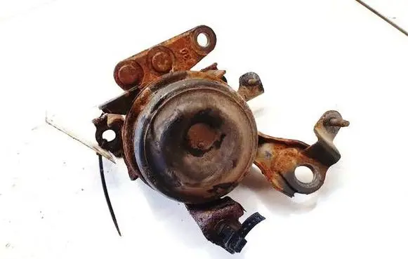 Toyota Corolla E120 E130 Engine mount bracket 