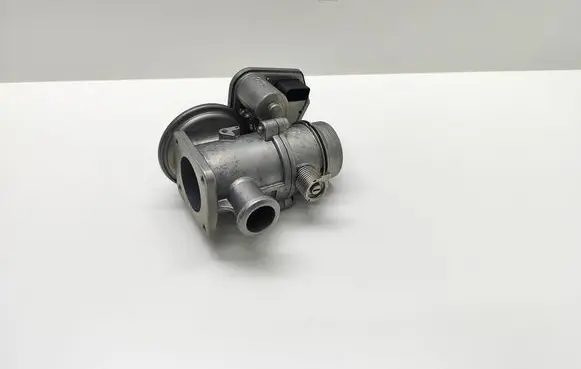 BMW 5 E60 E61 Throttle valve 7791480 70045000