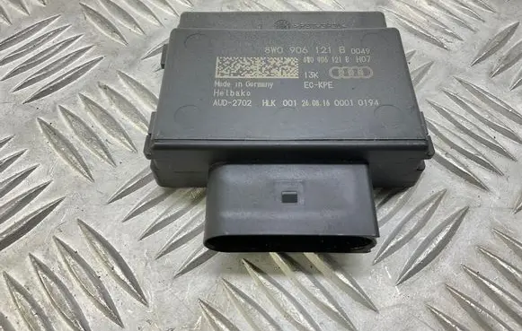 Audi A4 S4 B9 Fuel injection pump control unit/module 8W0906121B
