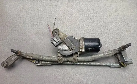Renault Megane II Front wiper linkage and motor 8200036921