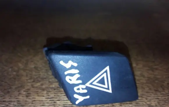 Toyota Yaris Hazard light switch 843320D020