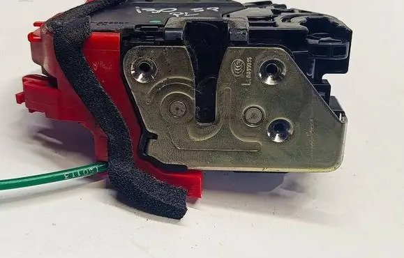 Hyundai i30 Front door lock 81310A6130S9 81310A6130