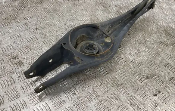 Volkswagen PASSAT B8 Rear upper control arm/wishbone 3Q0505311E