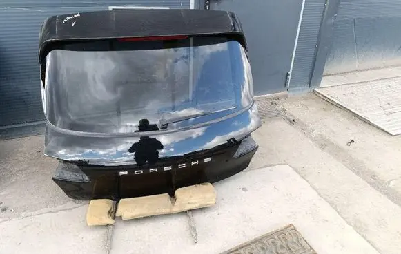 Porsche Macan (95B) Tailgate/trunk/boot lid 