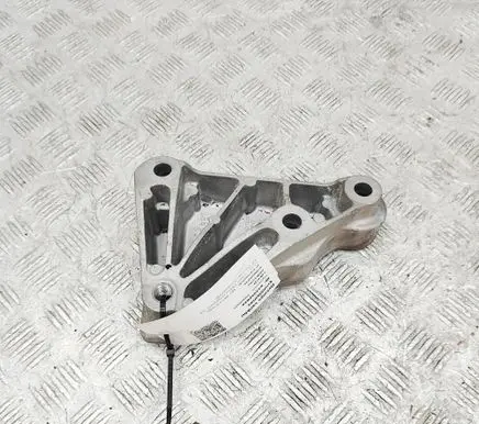 MG MG4 ev Engine mounting bracket 10939717