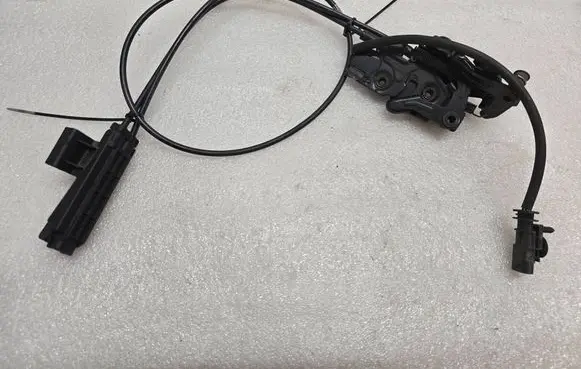 Volvo XC40 Engine bonnet/hood lock/catch 32277430
