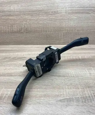 Skoda Fabia Mk1 (6Y) Wiper turn signal indicator stalk/switch 8L0953513G 8L0953513 4B0953503F