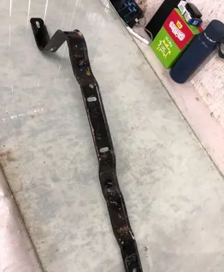 Opel Astra L Fuel tank mounting bracket 9840710080