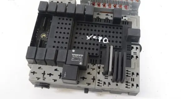 Volvo XC70 Fuse box set 8622520 8651547