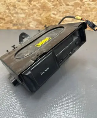 Volkswagen Touareg I CD/DVD changer 1J6035111