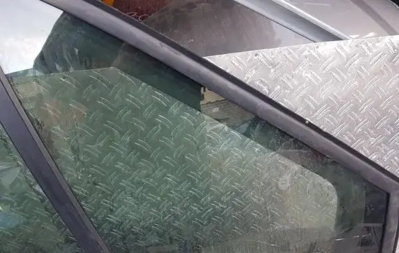 Renault Scenic II - Grand scenic II Front door vent window glass four-door 