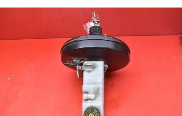 Toyota Avensis Verso Brake booster 4720005240