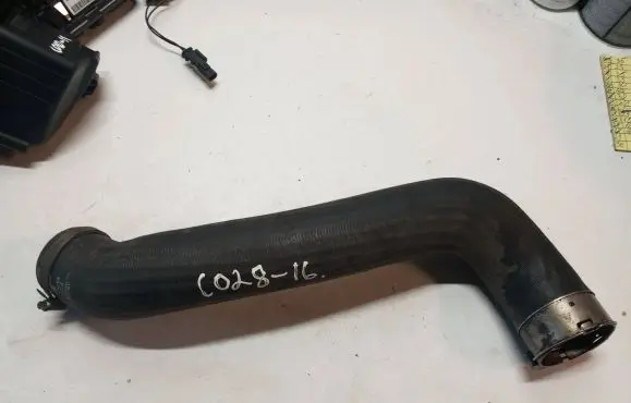 Volvo V40 Intercooler hose/pipe 31422405