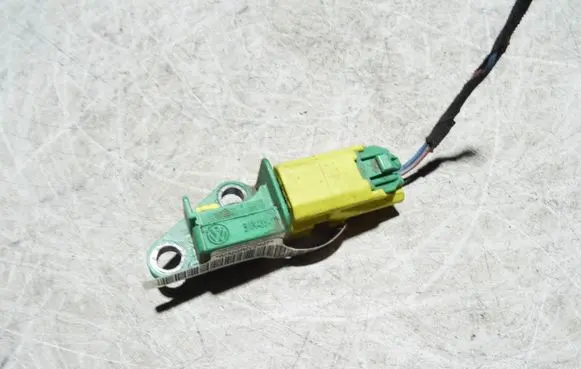 Audi Q7 4L Airbag deployment crash/impact sensor 1K0909606C
