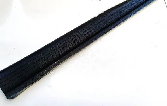 Mercedes-Benz E W211 Front sill trim cover a2116805035