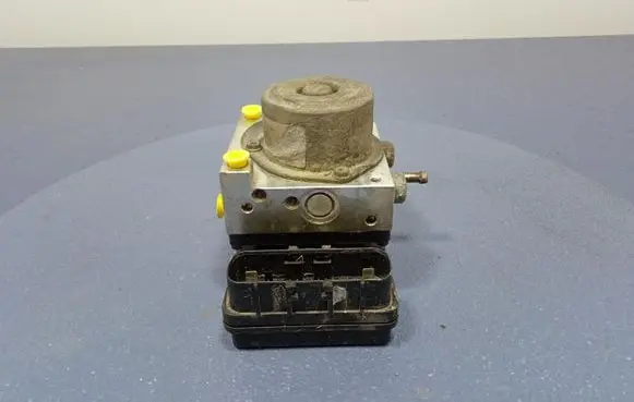 Nissan X-Trail T30 ABS Pump 47660EQ041