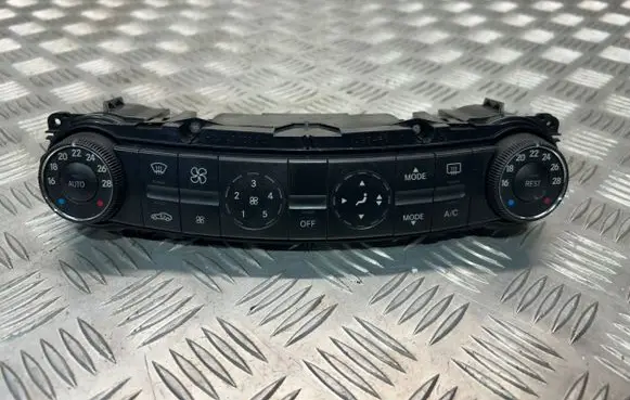 Mercedes-Benz E W211 Climate control unit 2118300490