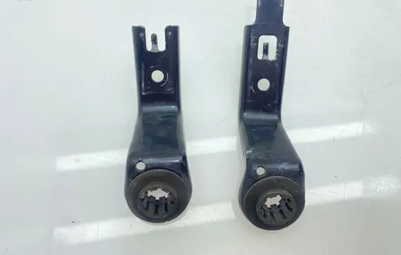 Toyota Prius+ (ZVW40) Radiator mount bracket 