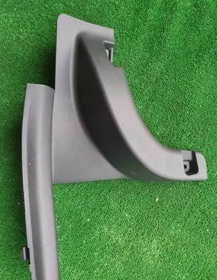 Foot area side trim